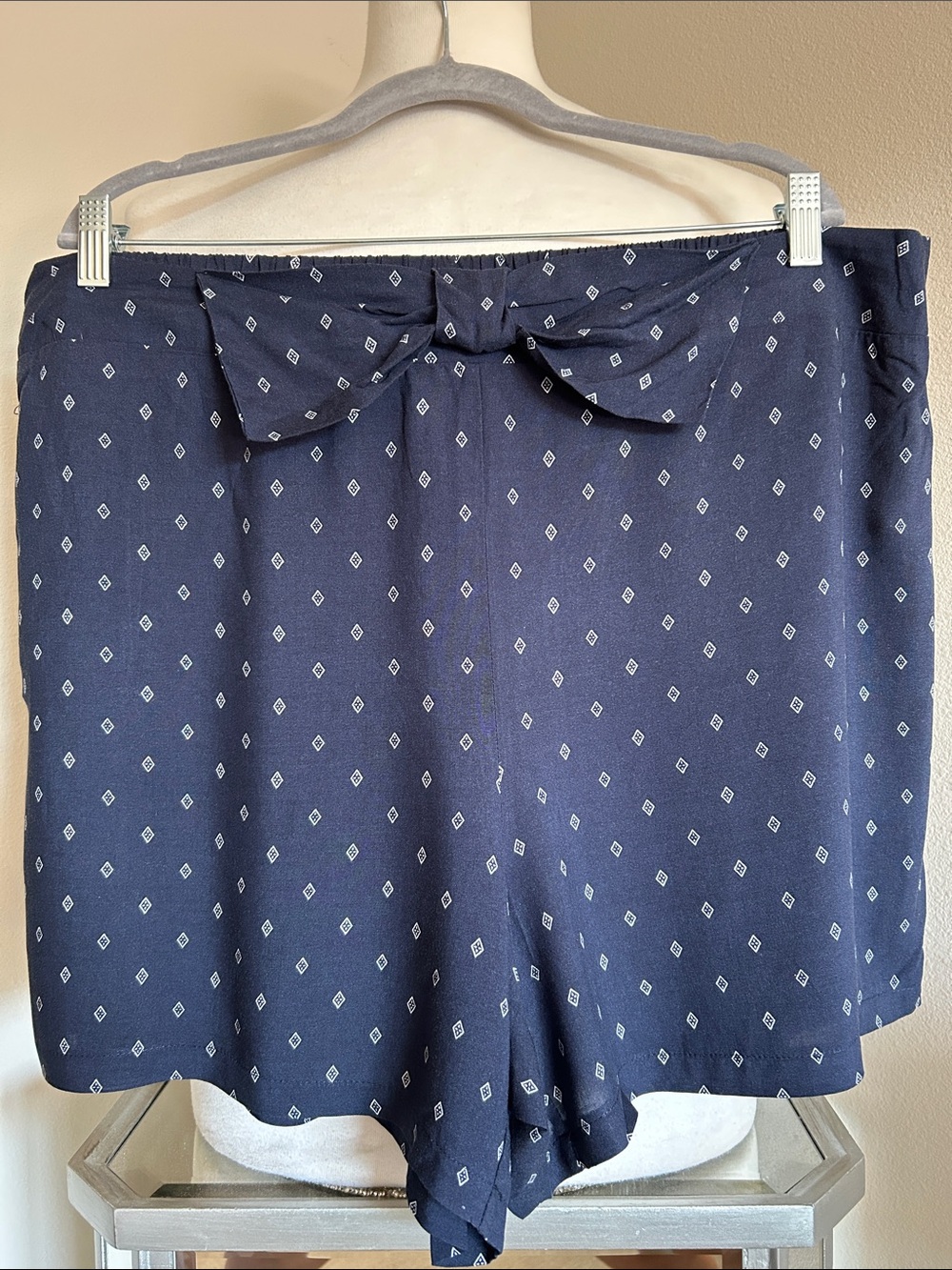 Forever 21 - Womens Navy Blue Printed Bow-Front Shorts - Size 2X
